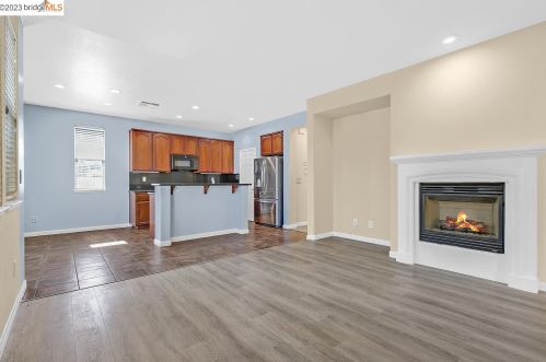 23 Elijah Ct, West Pittsburg CA  94565-2748 exterior