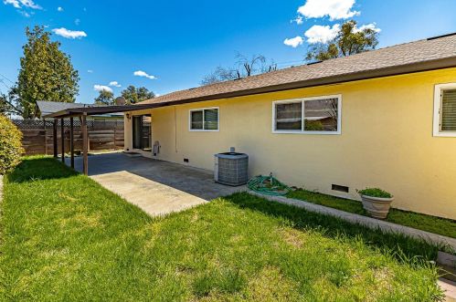 913 Woodrow Ave, Modesto CA  95350-1235 exterior