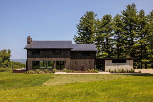 511 Breezy Hl Rd, Hillsdale NY  12529-5056 exterior