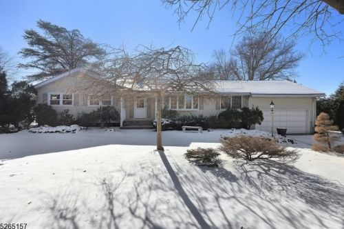 1 Prince Rd, Parsippany NJ  07054-4822 exterior