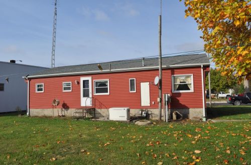 203 Montgomery St, Francesville, IN
