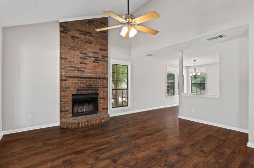3505 Peakview Dr, Denton, TX 76210-2672