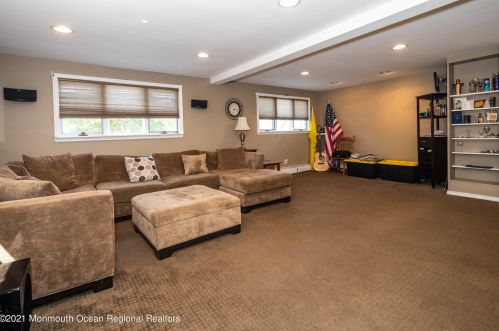 124 Statesir Pl, Tinton Falls NJ  07701-6143 exterior