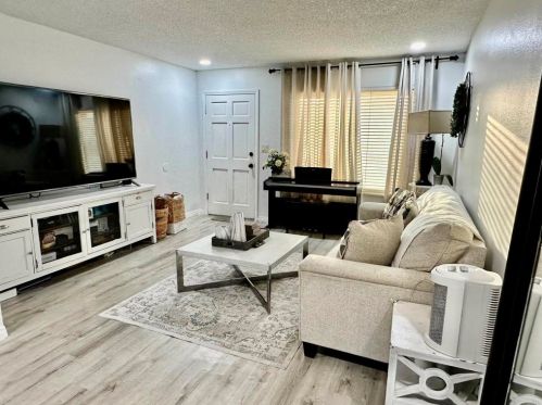 6430 Bell Bluff Ave, San Diego CA  92119-1026 exterior