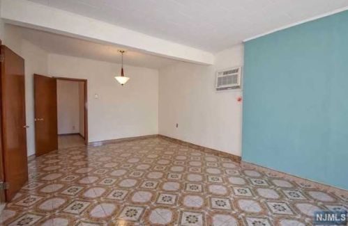 108 Highpoint Ave, Union City NJ  07086-5603 exterior