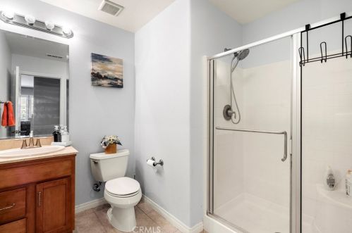 23860 Toscana Dr, Santa Clarita CA  91354-3015 exterior