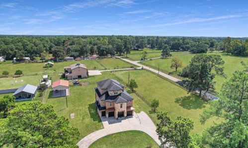 33080 Wright Rd, Magnolia, TX 77355-8459