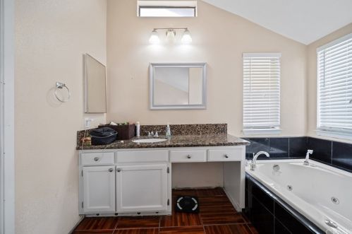 26558 Lakeview Dr, Helendale CA  92342-7804 exterior