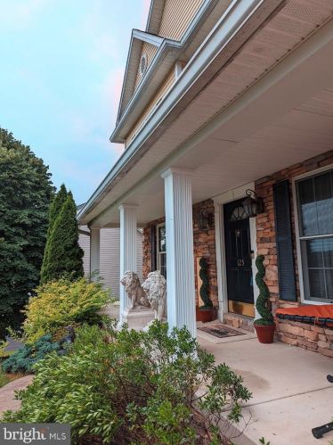 125 Scarlet Oak Dr, Etters, PA 17319-8600