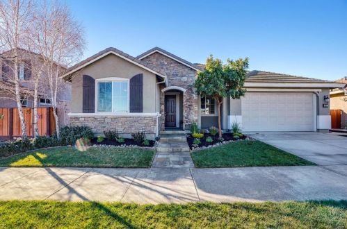 970 Pueblo St, Gilroy, CA 95020-9358