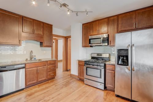 2963 52, Milwaukee WI 53210-1610 exterior