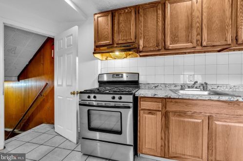 1003 Ironside Rd, Camden NJ  08104-2844 exterior