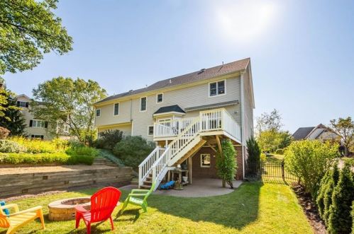 210 Summerlawn Dr, Sewickley, PA 15143-8765