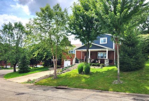 2442 Rose Garden Rd, Pittsburgh, PA 15220-4031