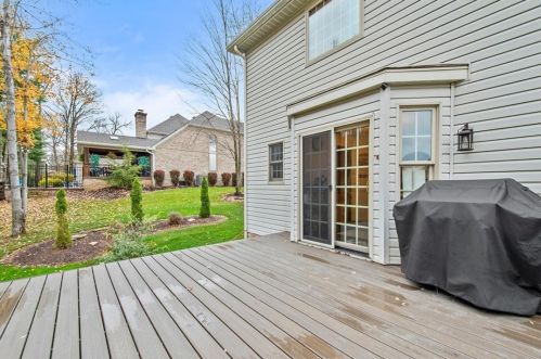 130 Maplevue Dr, Beaver Falls PA  15010-1475 exterior