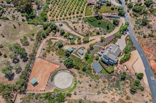 3637 Dove Holw Rd, Encinitas CA 92024-7248 exterior