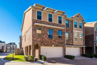 7901 Bachwood Dr, Houston, TX 77040-1385