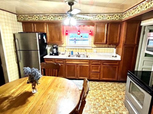 412 Pless Way, Saltsburg PA  15681-8979 exterior