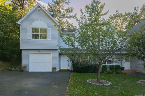 209 Brittany Ct, Valley Cottage, NY 10989-2602