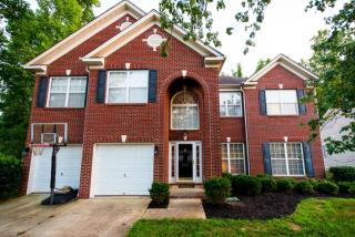 10213 Little Whiteoak Rd, Charlotte, NC 28215-8911