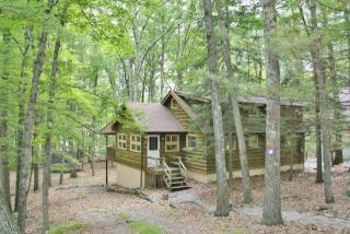 58 Rock Rd, Hawley, PA 18438-6768
