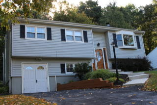 20 Hemlock Dr, Wantage NJ  07461-4418 exterior