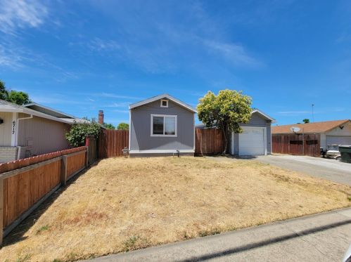 6721 2nd St, Rio Linda, CA 95673-3235