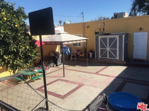 8427 San Antonio Ave, South Gate, CA 90280-2429