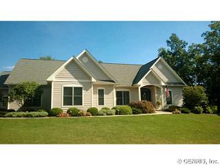 5535 Vardon Dr, Canandaigua, NY 14424-8860