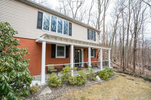 31 Brookside Ave, Tompkins Corners NY  10579-1306 exterior