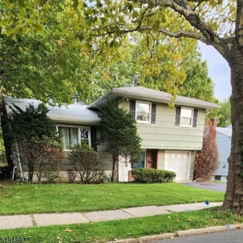 207 Holly Dr, Roselle NJ  07203-1914 exterior