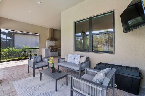 2754 Aviamar Cir, Naples FL 34114-0097 exterior