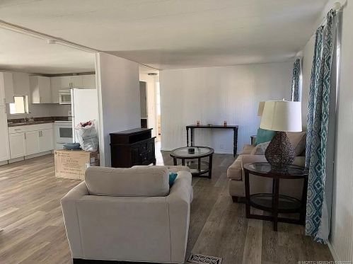 5 Juan Carlos Ln, Fort Pierce, FL 34952-7914