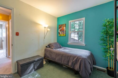 293 Stormfield Dr, Harleysville PA  19438-2330 exterior