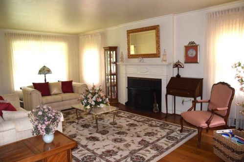 432 Charles Ave, New Kensington, PA 15068-5336