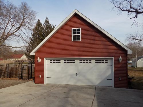 835 Park St, Fairmont, MN 56031-2719