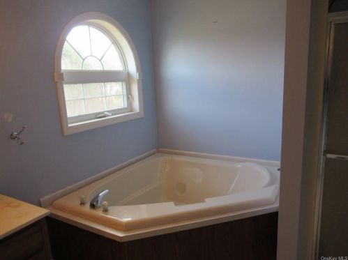 45 Frog Hollow Rd, Poughquag NY  12570-5710 exterior