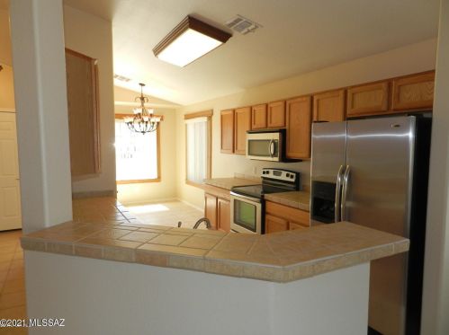 7854 Mural Hill Dr, Tucson, AZ 85743-7511