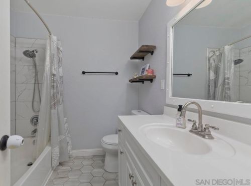 9606 Marilla Dr, Lakeside CA  92040-2806 exterior