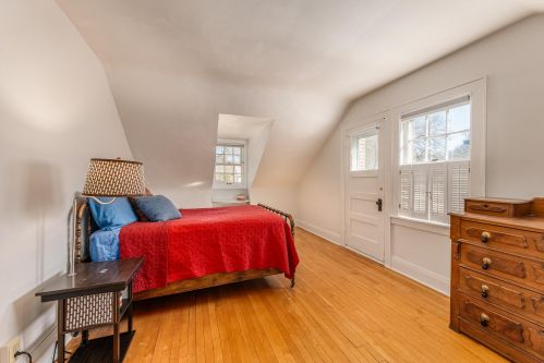 1919 Church St, Milwaukee WI 53213-2129 exterior