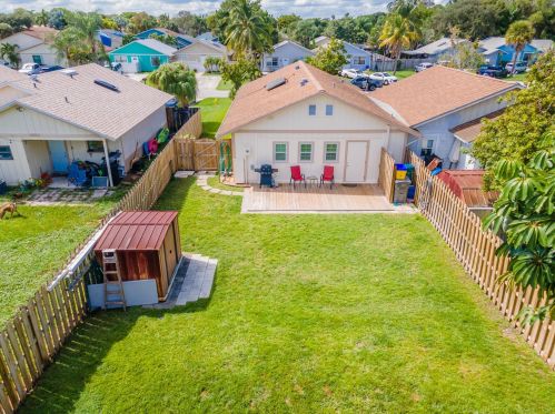 8714 Sol Ter, West Palm Beach FL  33403-1667 exterior
