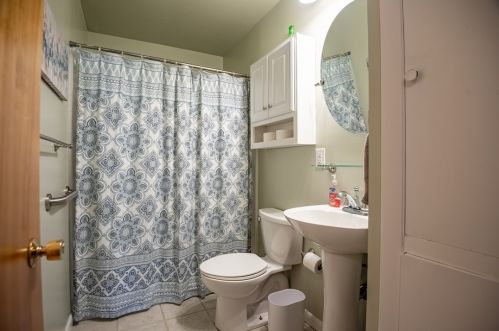 12 Redwood Dr, Greenville PA  16125-1130 exterior