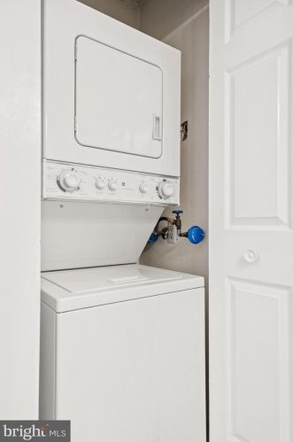 20 Gena Ct, Trenton NJ 08690-3630 exterior