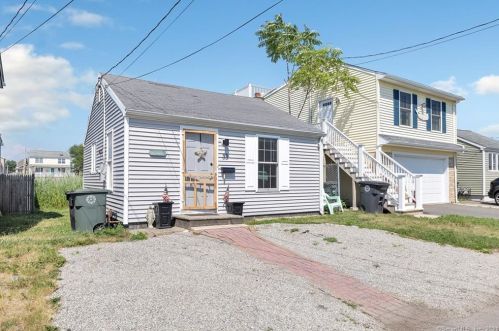 33 Cooper Ave, Milford CT  06460-6209 exterior