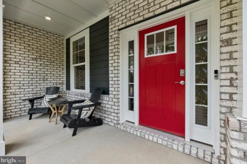 12100 Parkgate Dr, Nokesville, VA 20181-2718