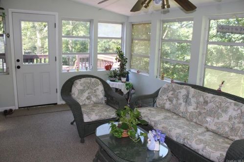 31 Woodland Rd, Highland Mills NY  10930-2948 exterior