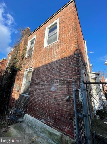 5520 Chew Ave, Philadelphia, PA 19138-2310