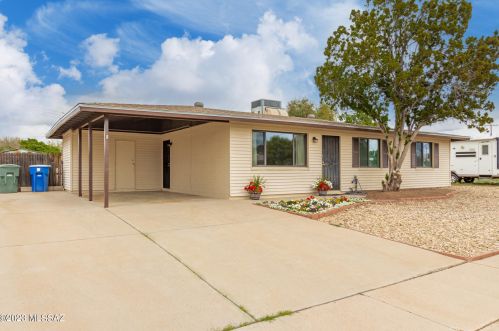 6711 Nelson Dr, Tucson, AZ 85730-1661