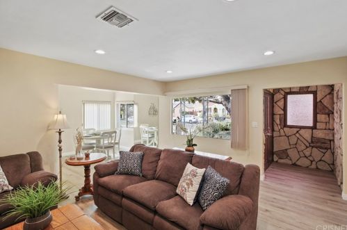 5648 Irvine Ave, North Hollywood, CA 91601-1751