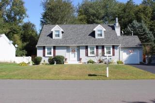 35 Hancock Dr, Bethlehem Center, NY 12077-3314